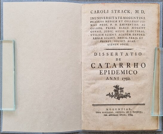 DISSERTATIO DE CATARRHO EPIDEMICO ANNI 1782. by STRACK, Karl.