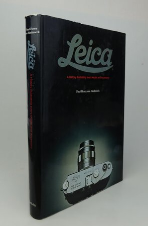LEICA. by VAN HOESBROECK, Paul-Henry.