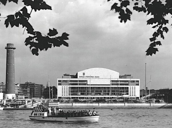 Royal Festival Hall: The Official Record by WILLIAMS-ELLIS Clough (main text)